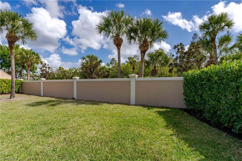 NAPLES MOTORCOACH RESORT - Land