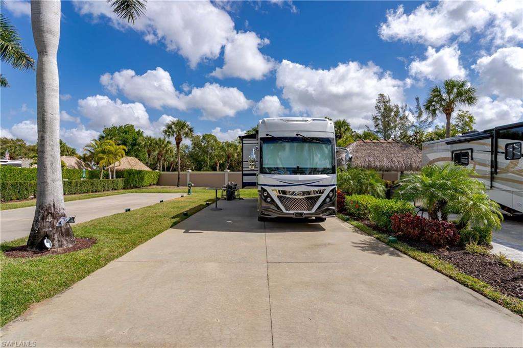 NAPLES MOTORCOACH RESORT - Land