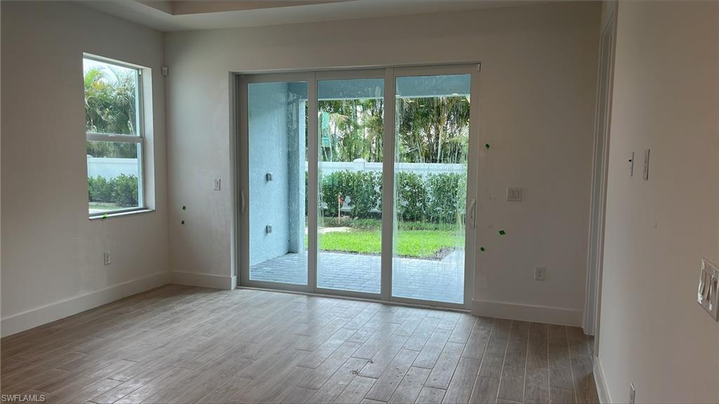 SEVEN SHORES - Residential