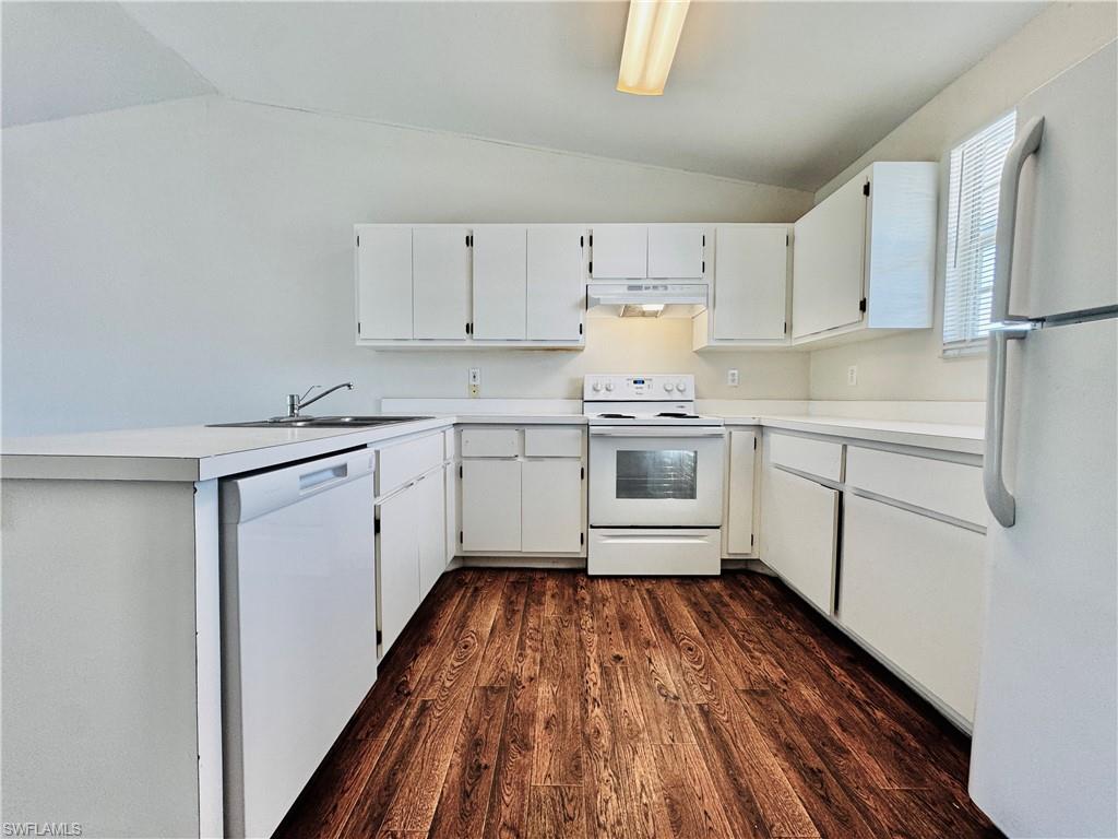 SAN CARLOS PARK - Residential Lease