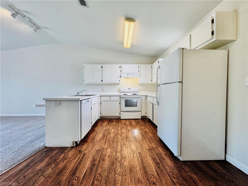 SAN CARLOS PARK - Residential Lease