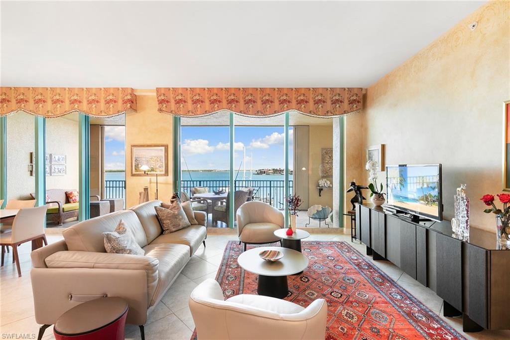 PIER 81 CONDOMINIUM - Residential