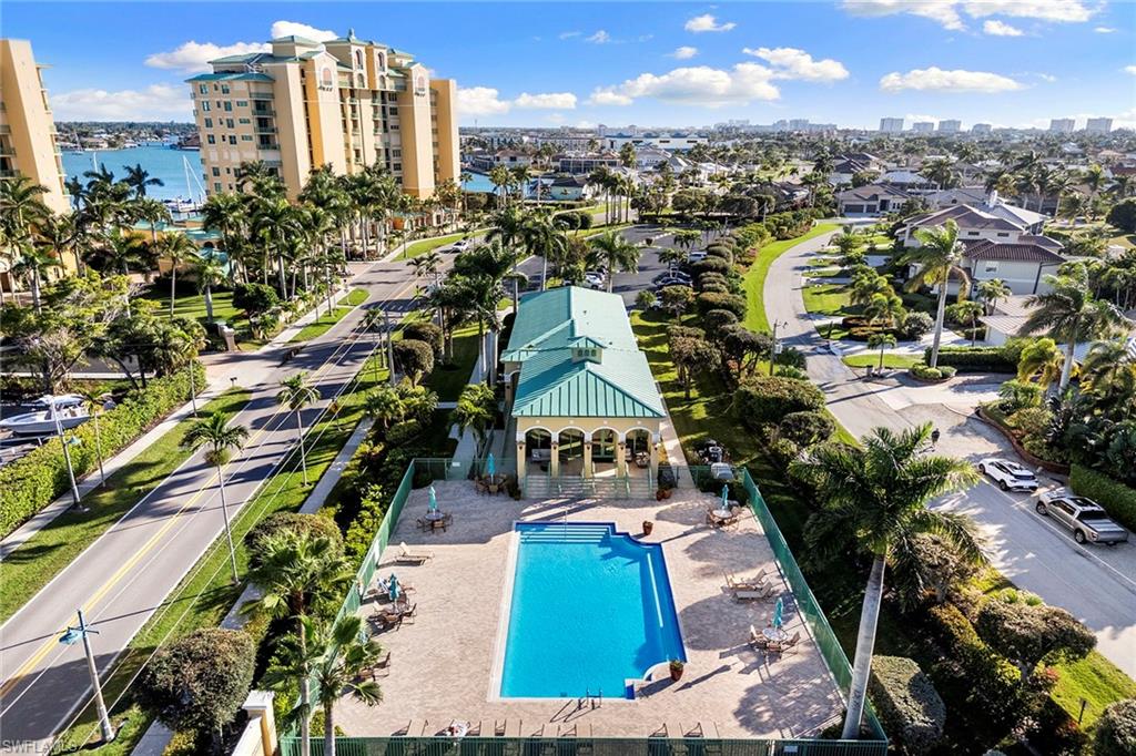 PIER 81 CONDOMINIUM - Residential