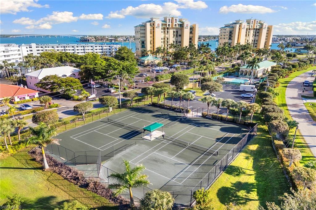 PIER 81 CONDOMINIUM - Residential