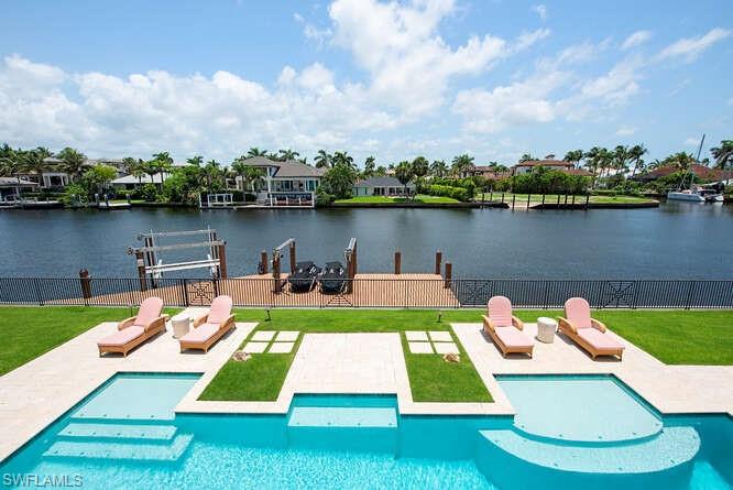 AQUALANE SHORES - Residential