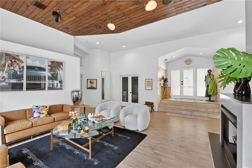 PALM RIVER ESTATES - Residential