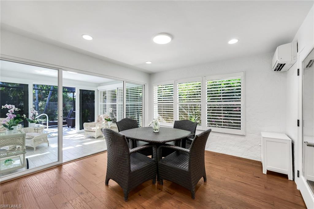 NAPLES PARK - Residential