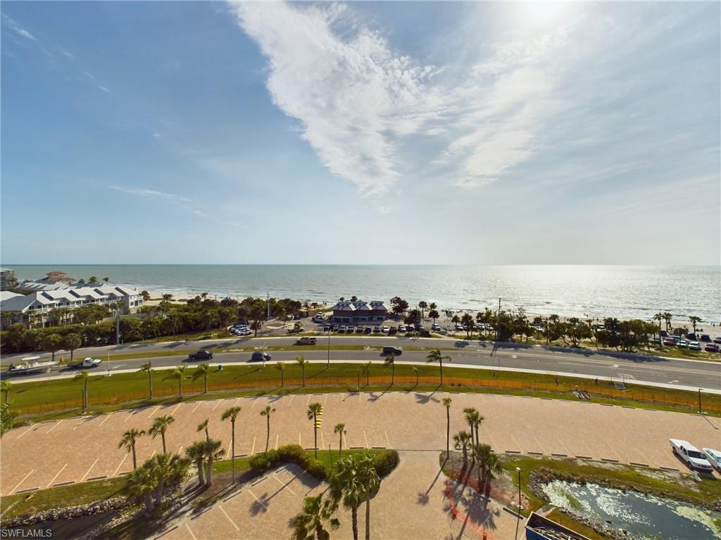 BEACH AND TENNIS CLUB - Residential