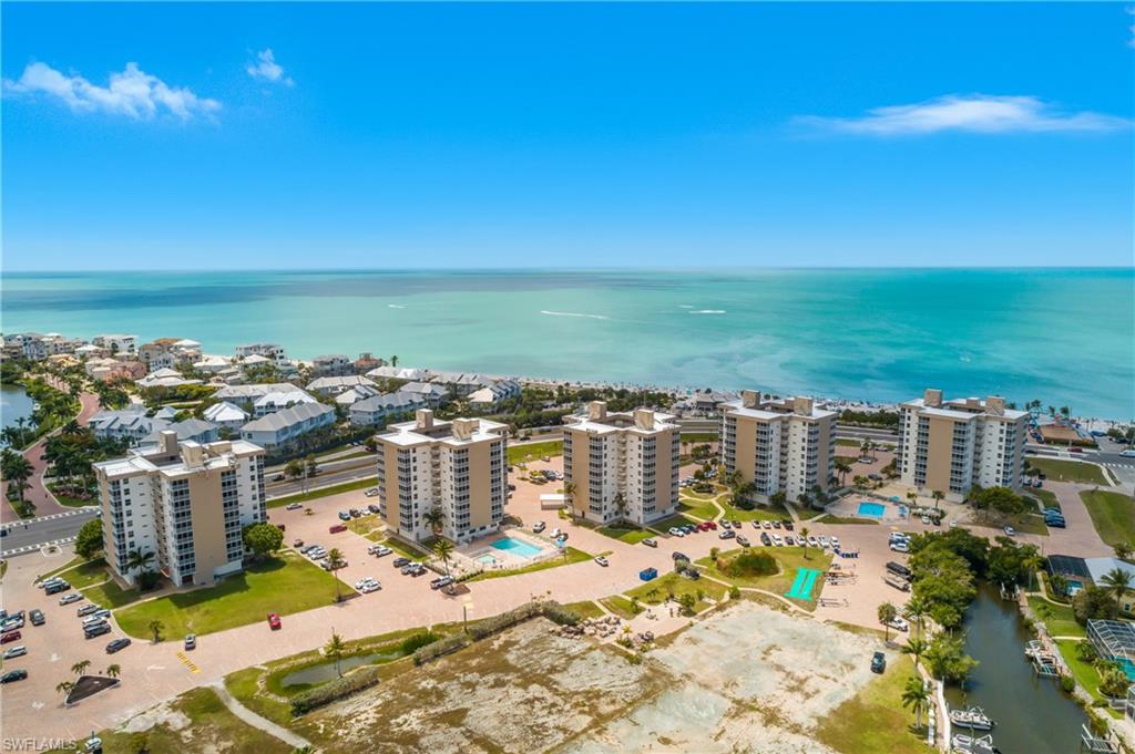 BEACH AND TENNIS CLUB - Residential