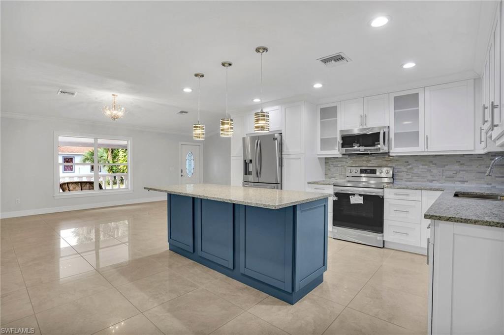 GOLDEN GATE ESTATES - Residential