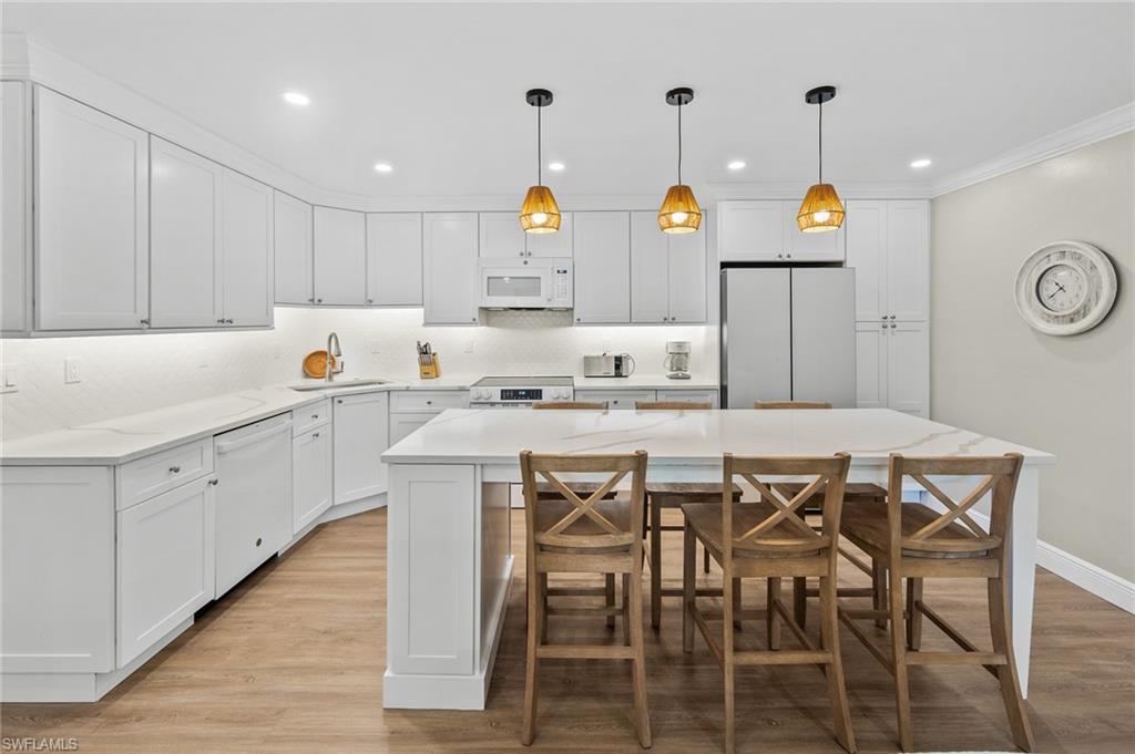 SANIBEL MOORINGS CONDO - Residential