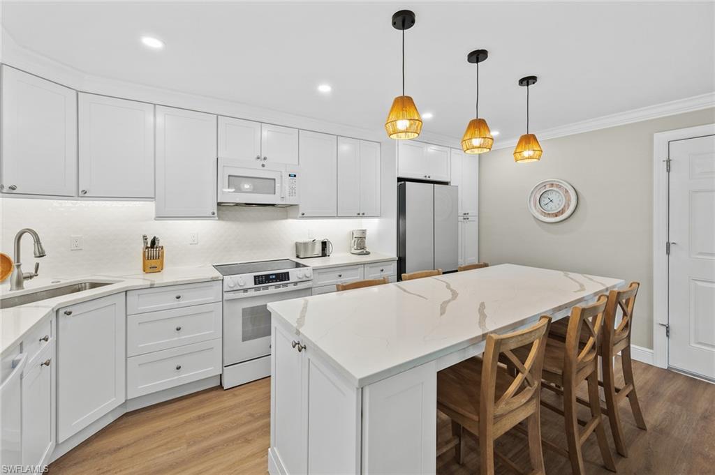 SANIBEL MOORINGS CONDO - Residential