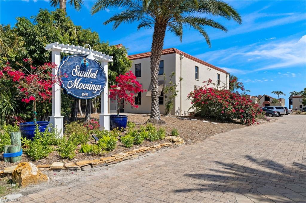 SANIBEL MOORINGS CONDO - Residential