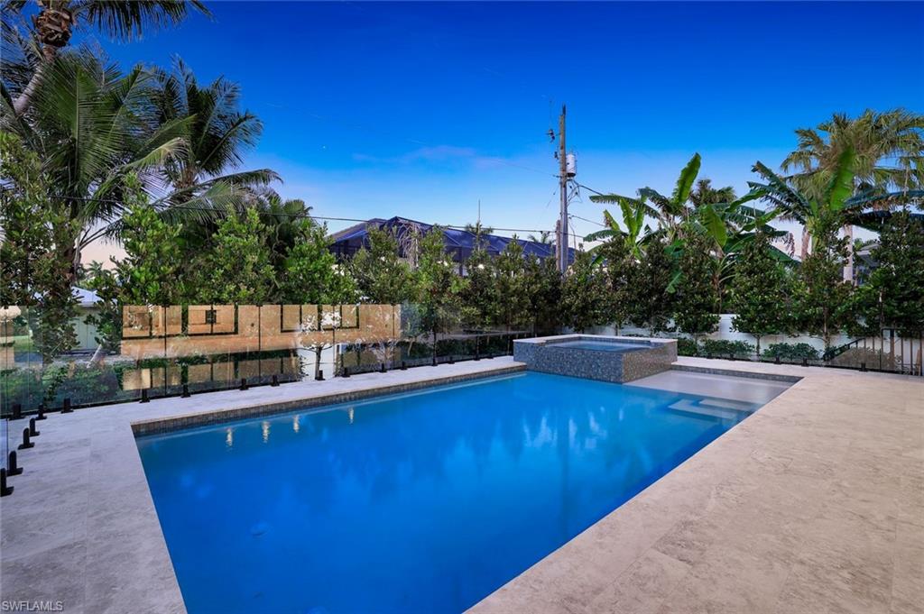 NAPLES PARK - Residential