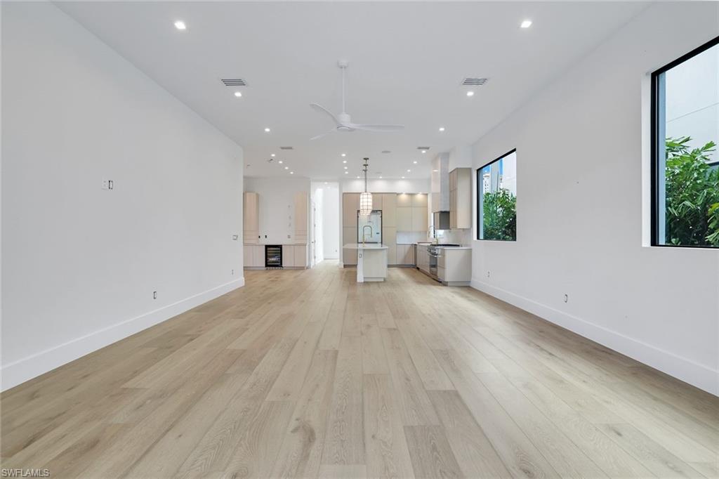 NAPLES PARK - Residential