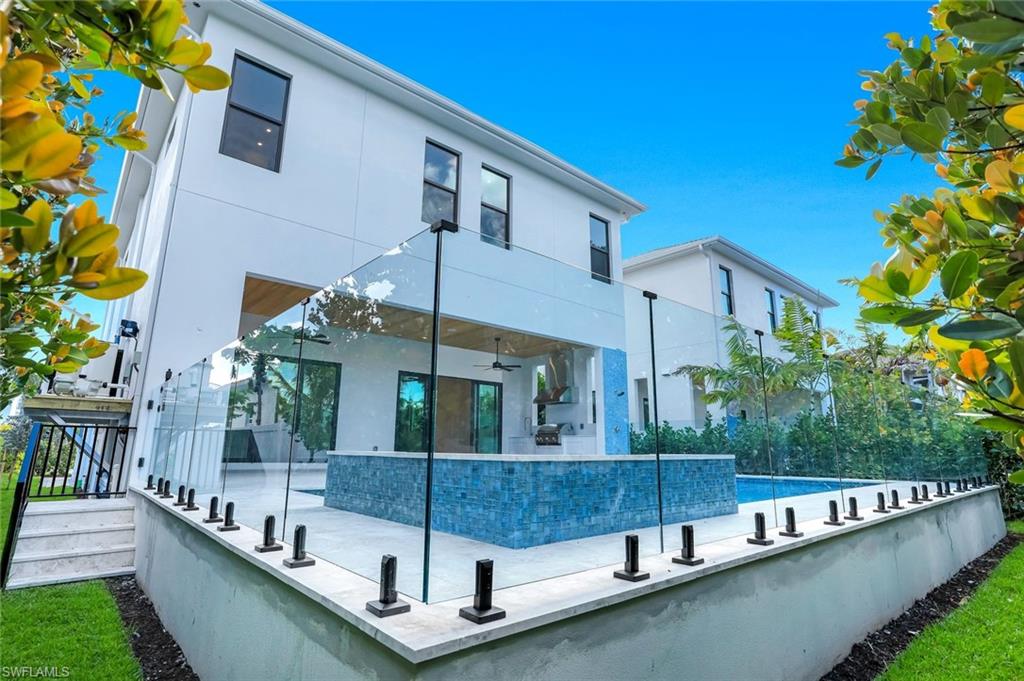 NAPLES PARK - Residential