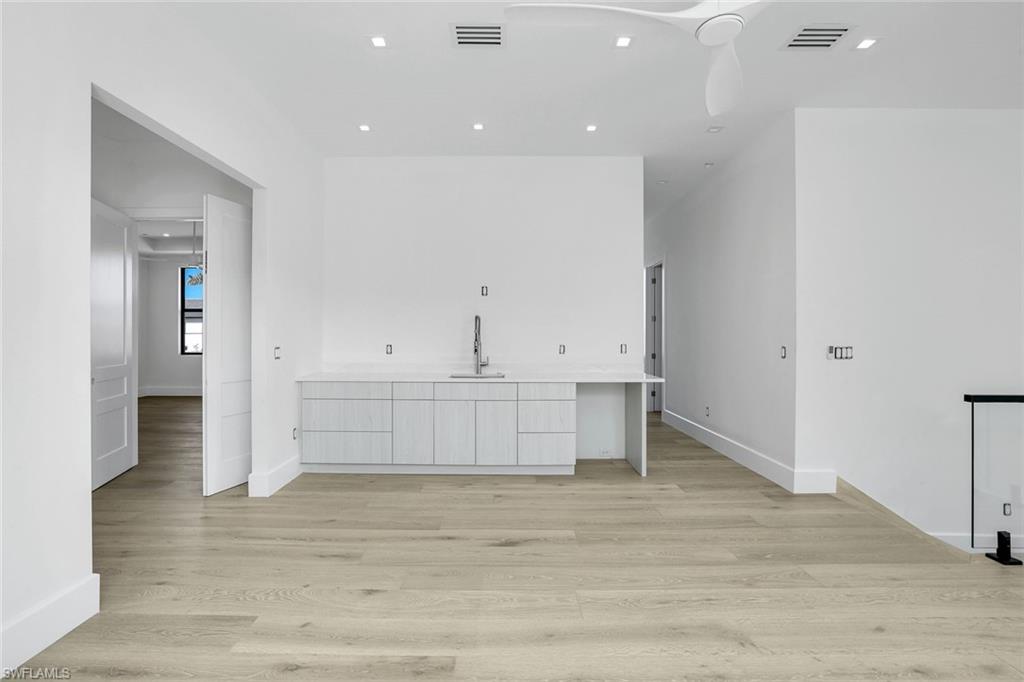 NAPLES PARK - Residential