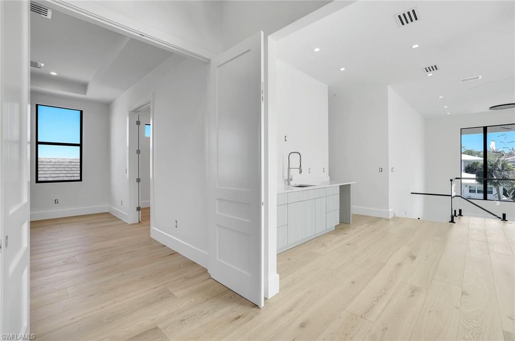 NAPLES PARK - Residential