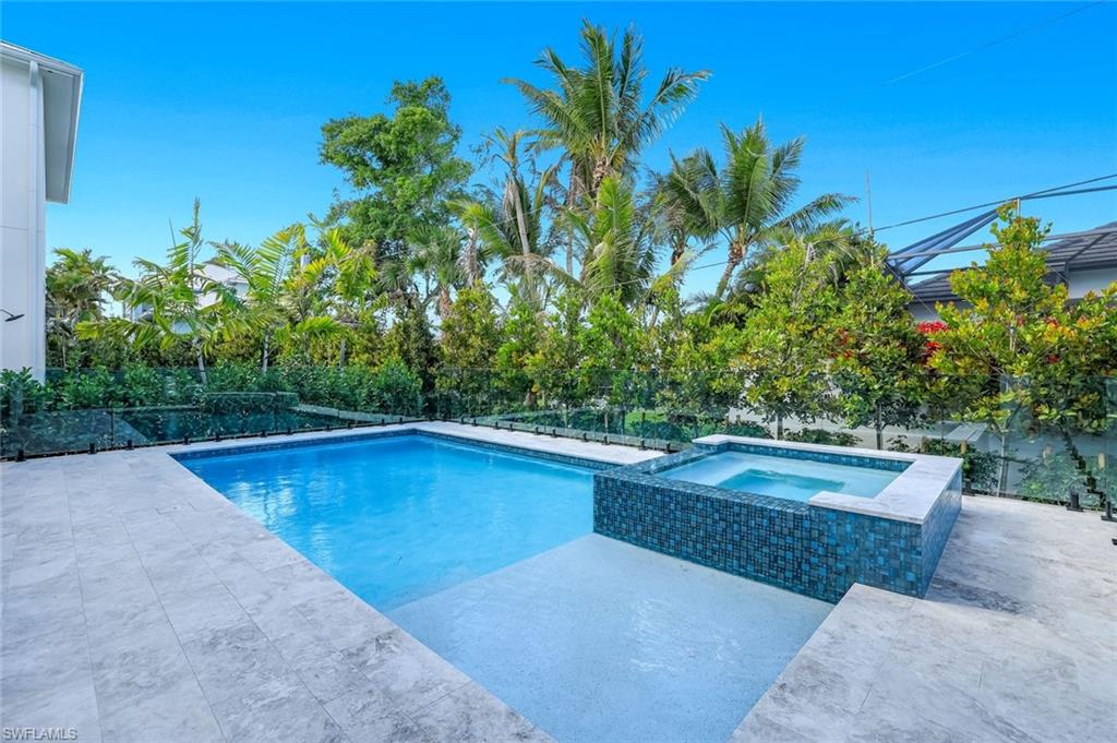 NAPLES PARK - Residential