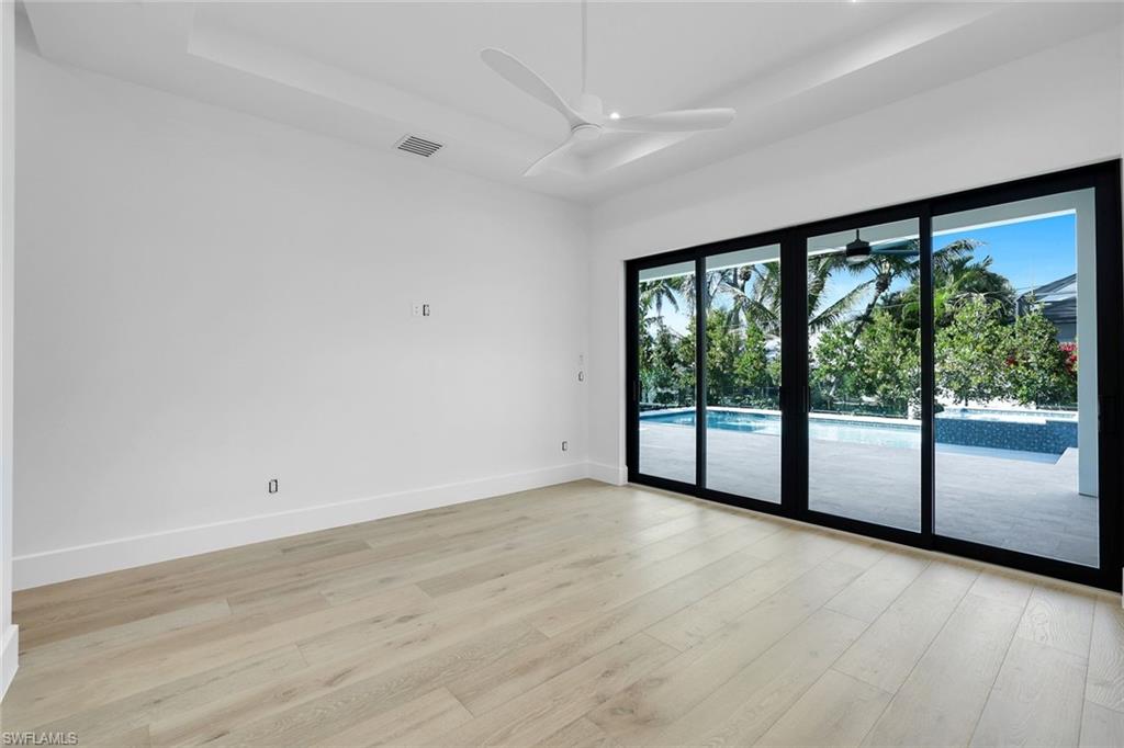 NAPLES PARK - Residential