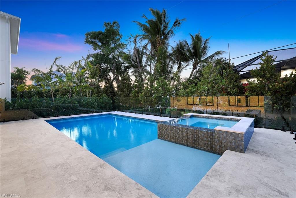 NAPLES PARK - Residential