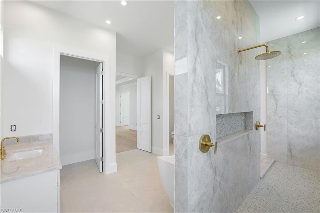 NAPLES PARK - Residential