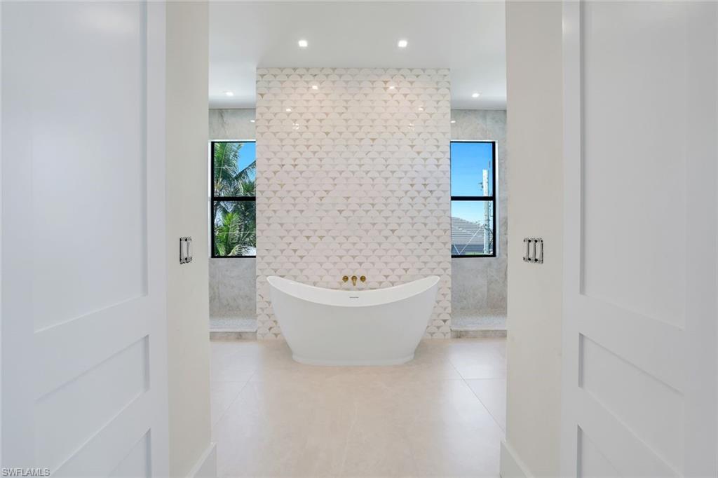 NAPLES PARK - Residential