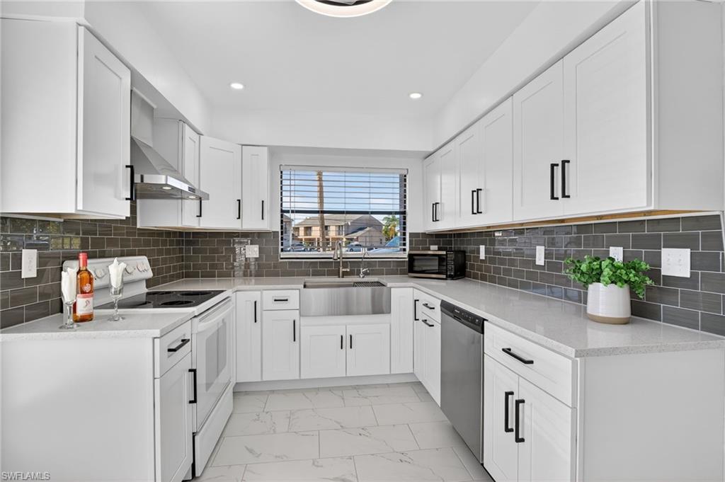 COURTYARDS OF CAPE CORAL NORTH - Residential