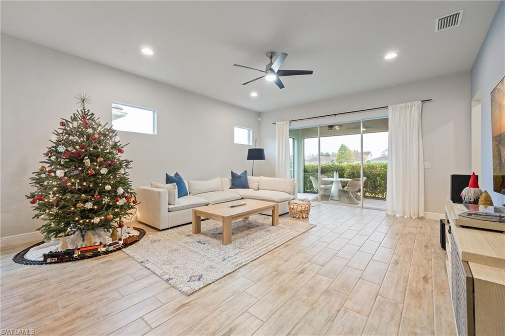 COMPASS LANDING - Residential Lease