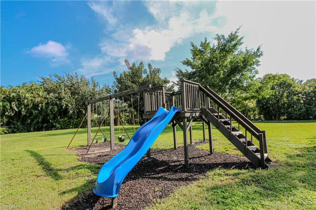 Naples, Florida 34105, United States, 2 Bedrooms Bedrooms, ,2 BathroomsBathrooms,Residential,Active,85329