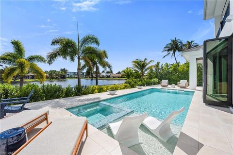 Photo of 528 Turtle Hatch RD, NAPLES, FL 34103 (MLS # 226015603)