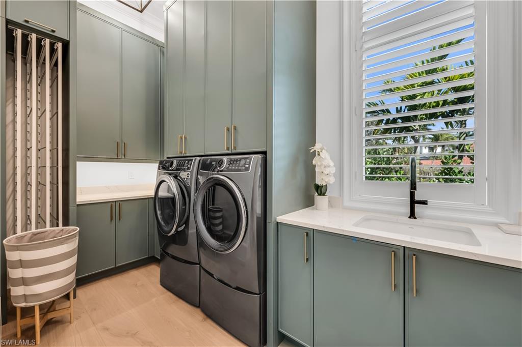 PARK SHORE - Residential