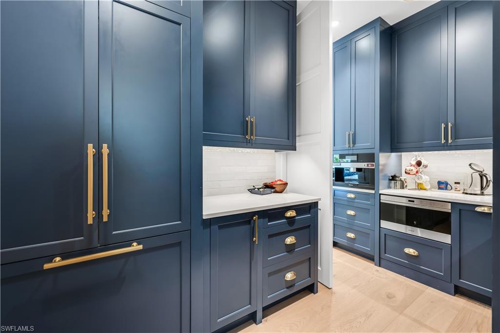 PARK SHORE - Residential