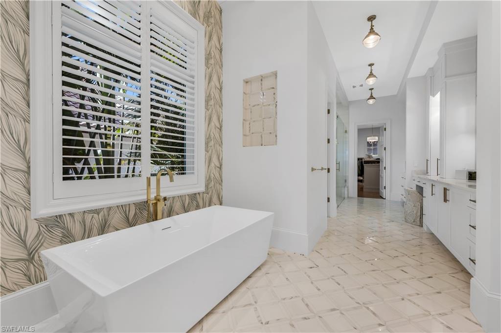 PARK SHORE - Residential