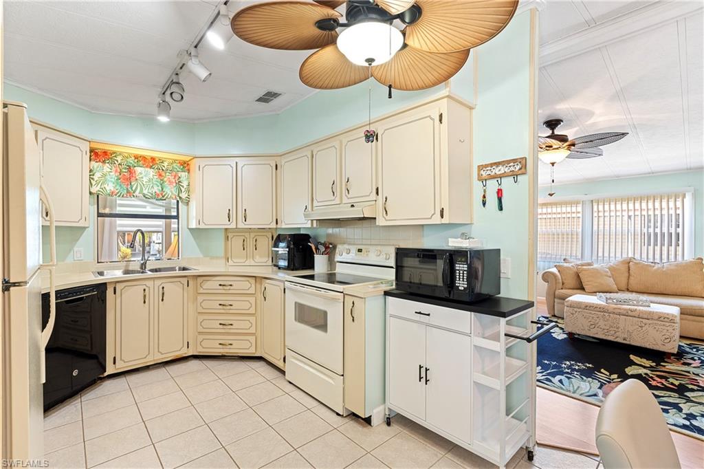 WINDJAMMER VILLAGE OF NAPLES - Residential