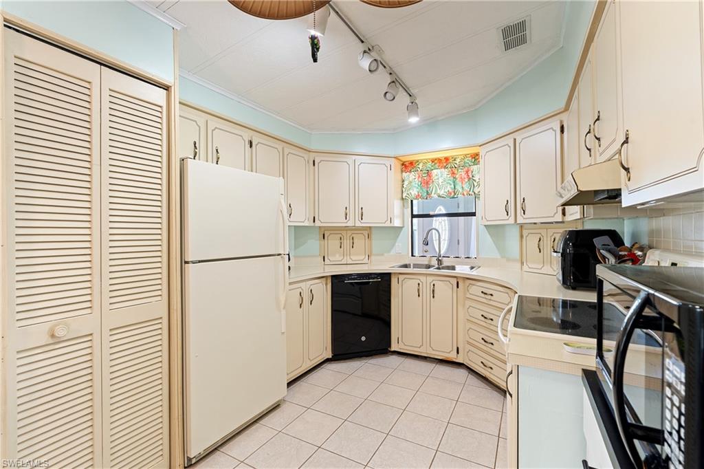 WINDJAMMER VILLAGE OF NAPLES - Residential