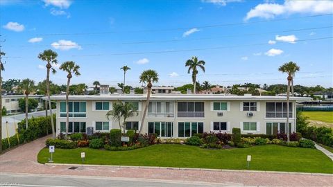 Photo of 1550 Gulf Shore BLVD N #W2, NAPLES, FL 34102 (MLS # 225024696)