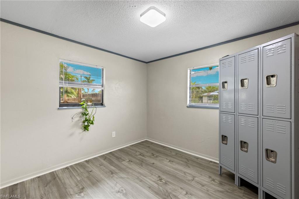 FORT MYERS SHORES - Residential