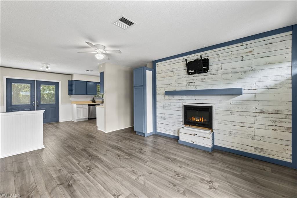 FORT MYERS SHORES - Residential