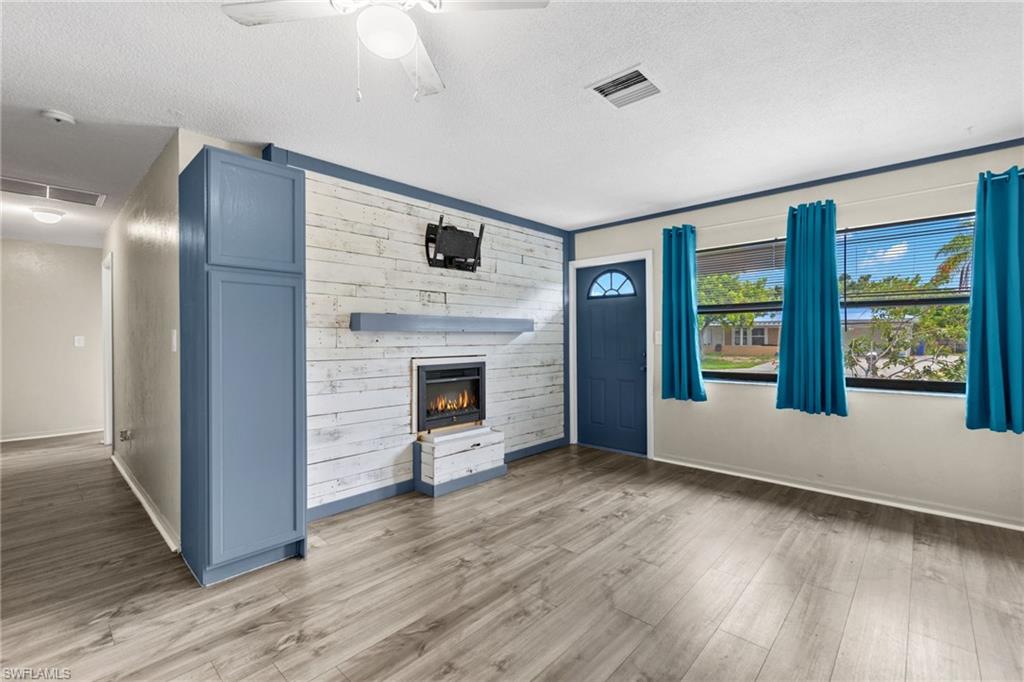 FORT MYERS SHORES - Residential