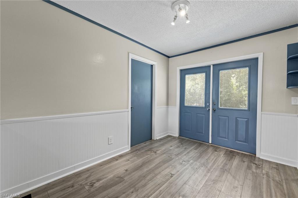 FORT MYERS SHORES - Residential