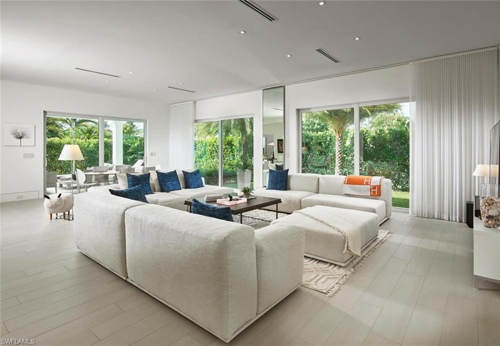 LAKE PARK - Residential