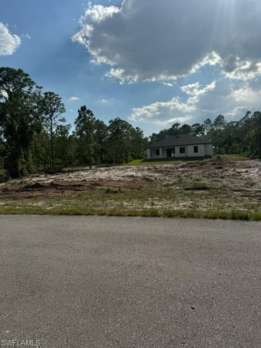 Location! Location! This cleared vacant land has great location in a fast growing area of Lehigh Acres, don't miss the opportunity to see it with your own eyes. Once you see it you will fall in love with this great area for your future home or investment property.