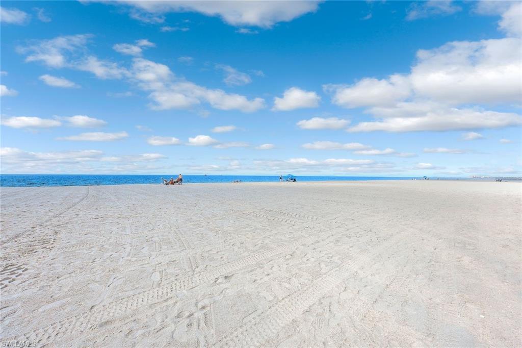 DOLPHIN WAY - Residential