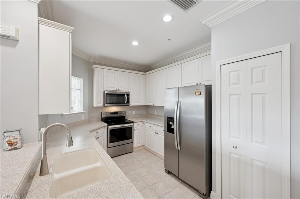 SWEETWATER BAY - Residential