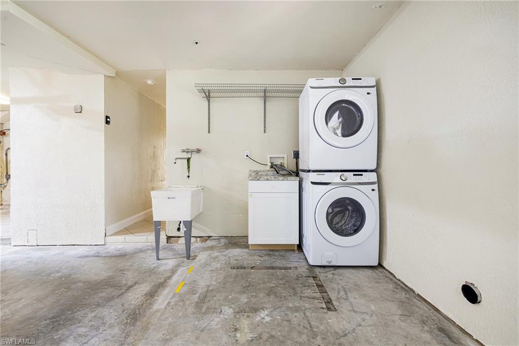 IMPERIAL SHORES - Residential