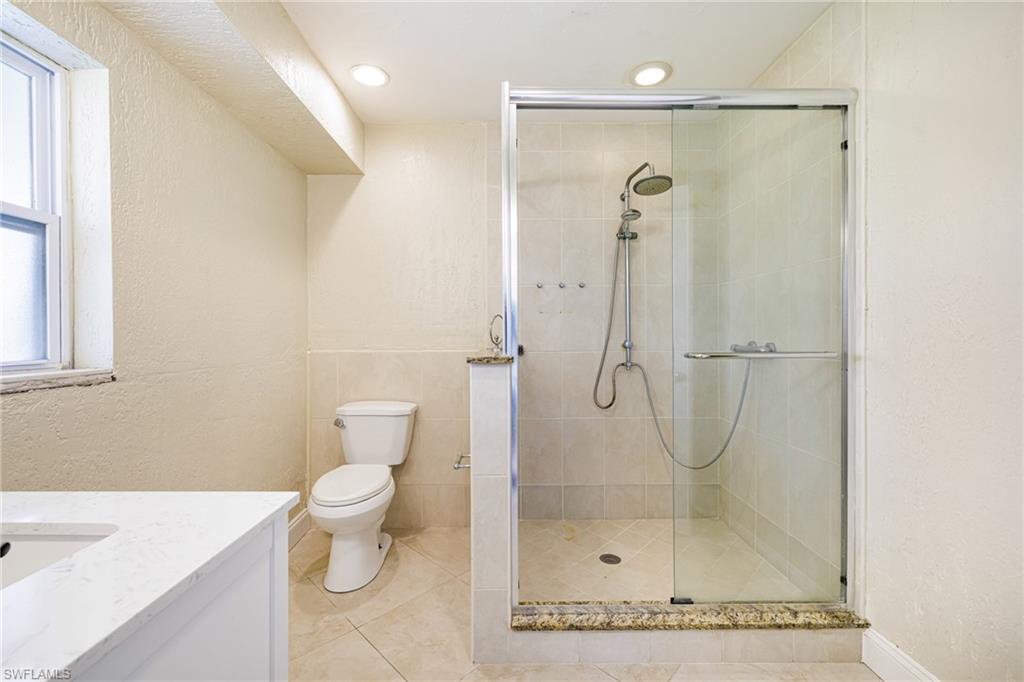 IMPERIAL SHORES - Residential