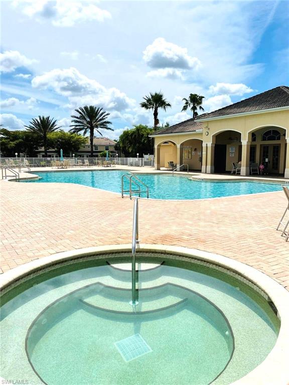 OLYMPIA POINTE - Residential