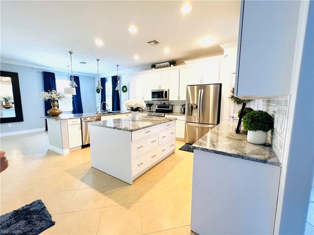 OLYMPIA POINTE - Residential