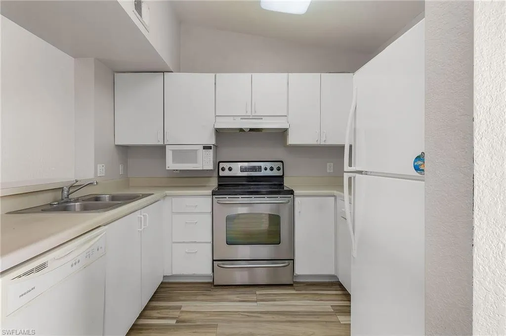 Naples, Florida 34119, United States, 2 Bedrooms Bedrooms, ,1 BathroomBathrooms,Residential,Active,93894